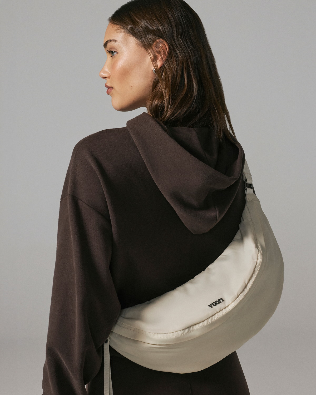 Vuori Arden Crescent Sling | Bone