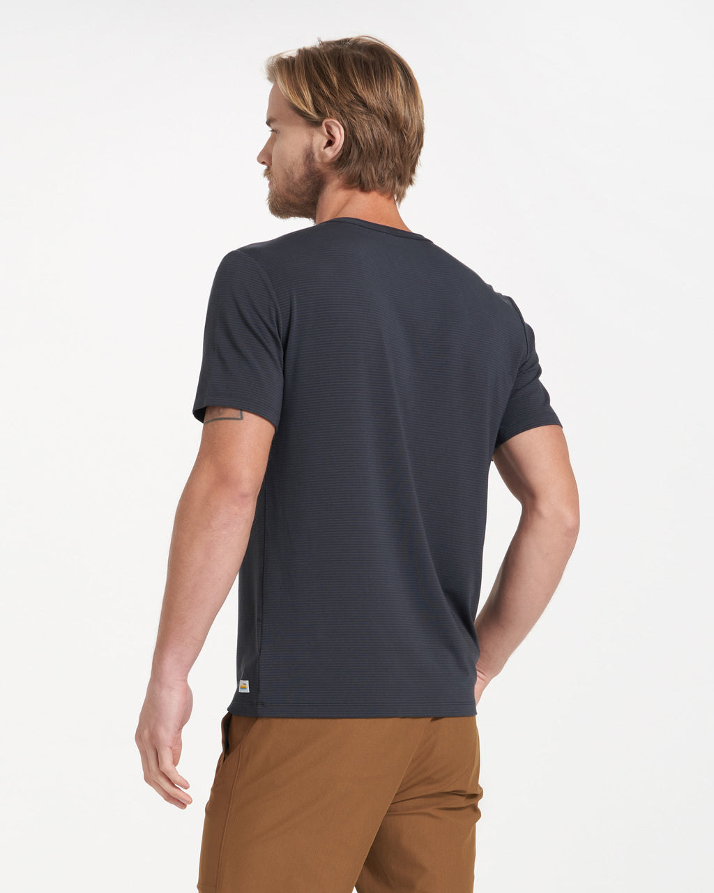 Linear Henley | Black