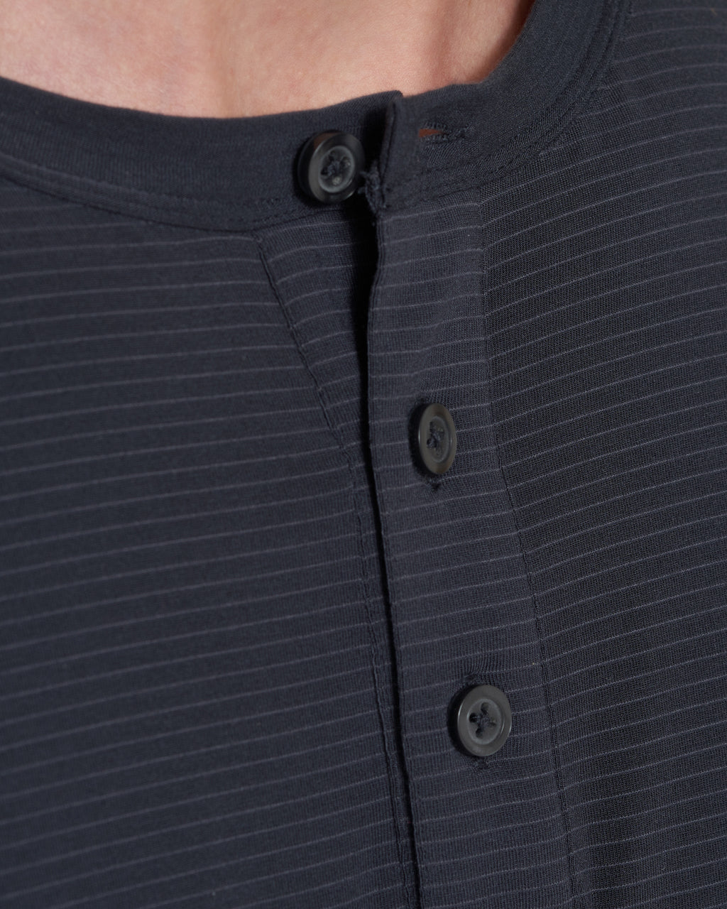 Linear Henley | Black