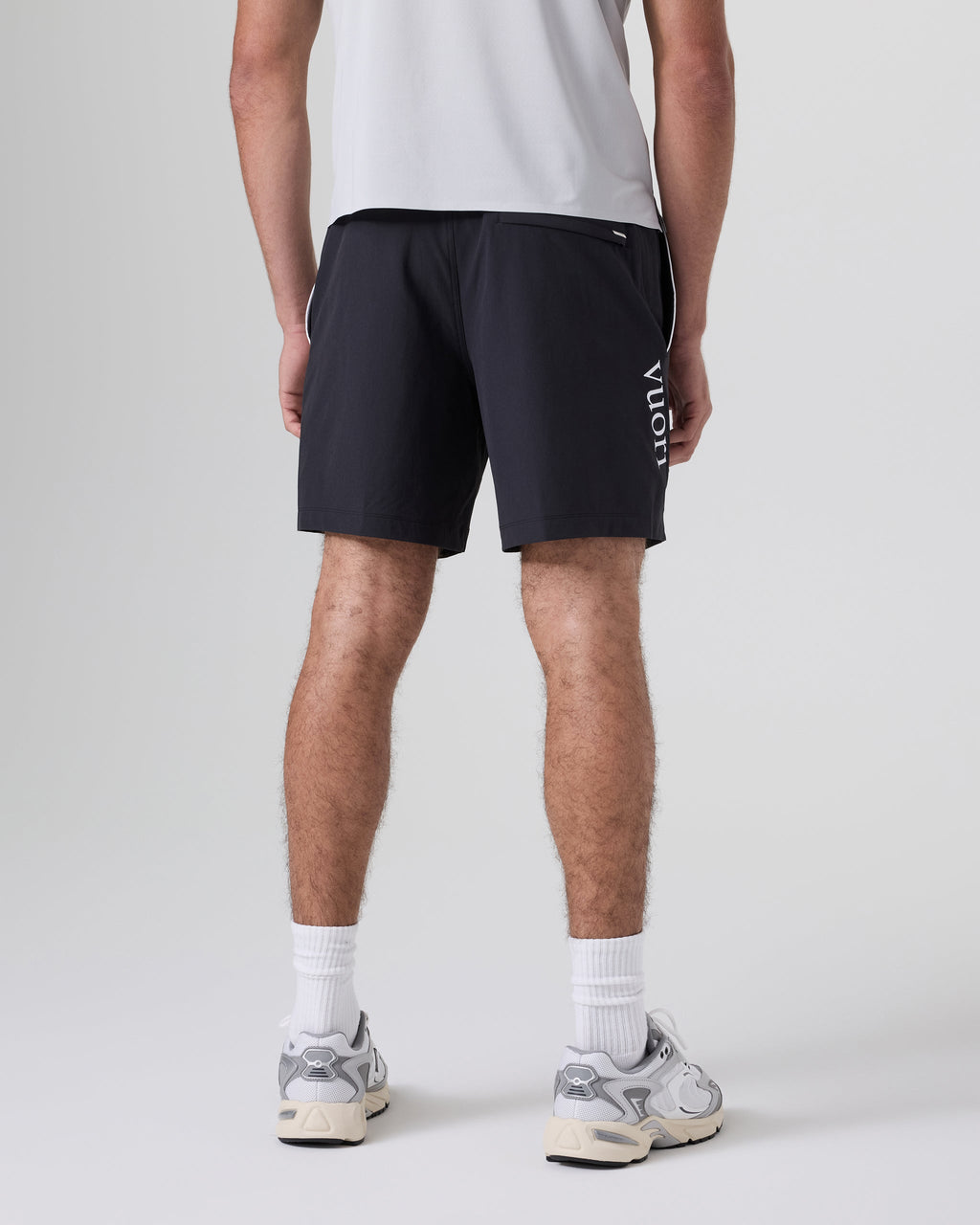 Crosscourt Short Unlined 7| Black Logo Graphic