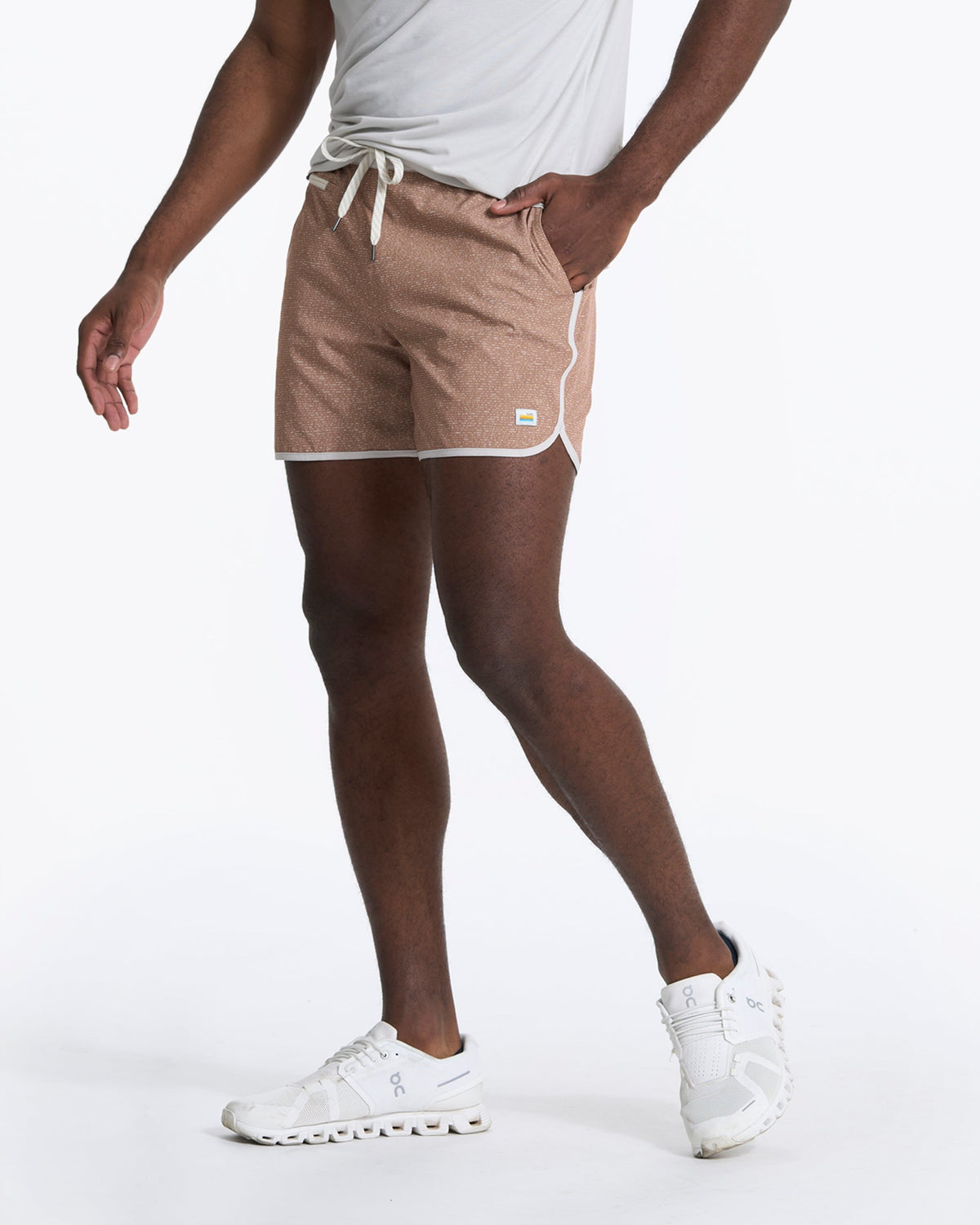 Banks Short Unlined 5 | Camel Dashed Lines
