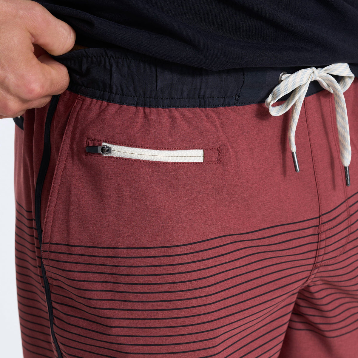 Banks Short Unlined 5 | Currant Stripe
