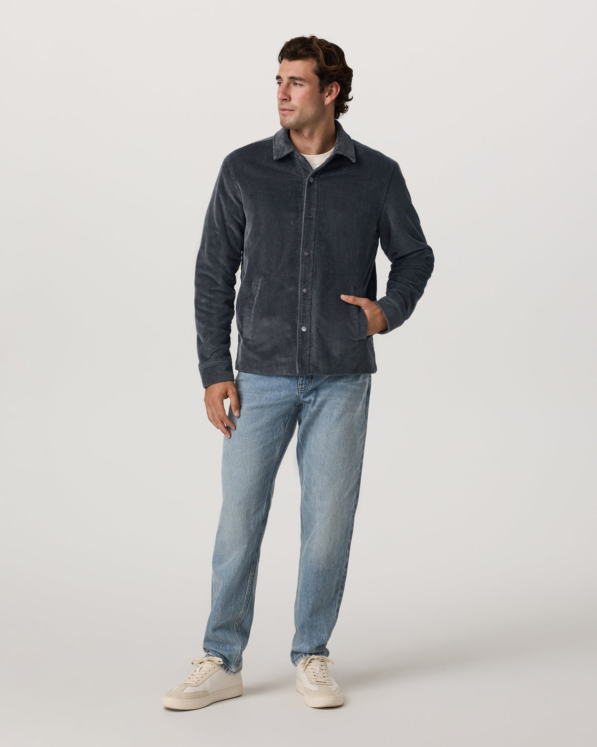 Vuori Vintage Jean Classic Fit 32 | Light Wash Denim