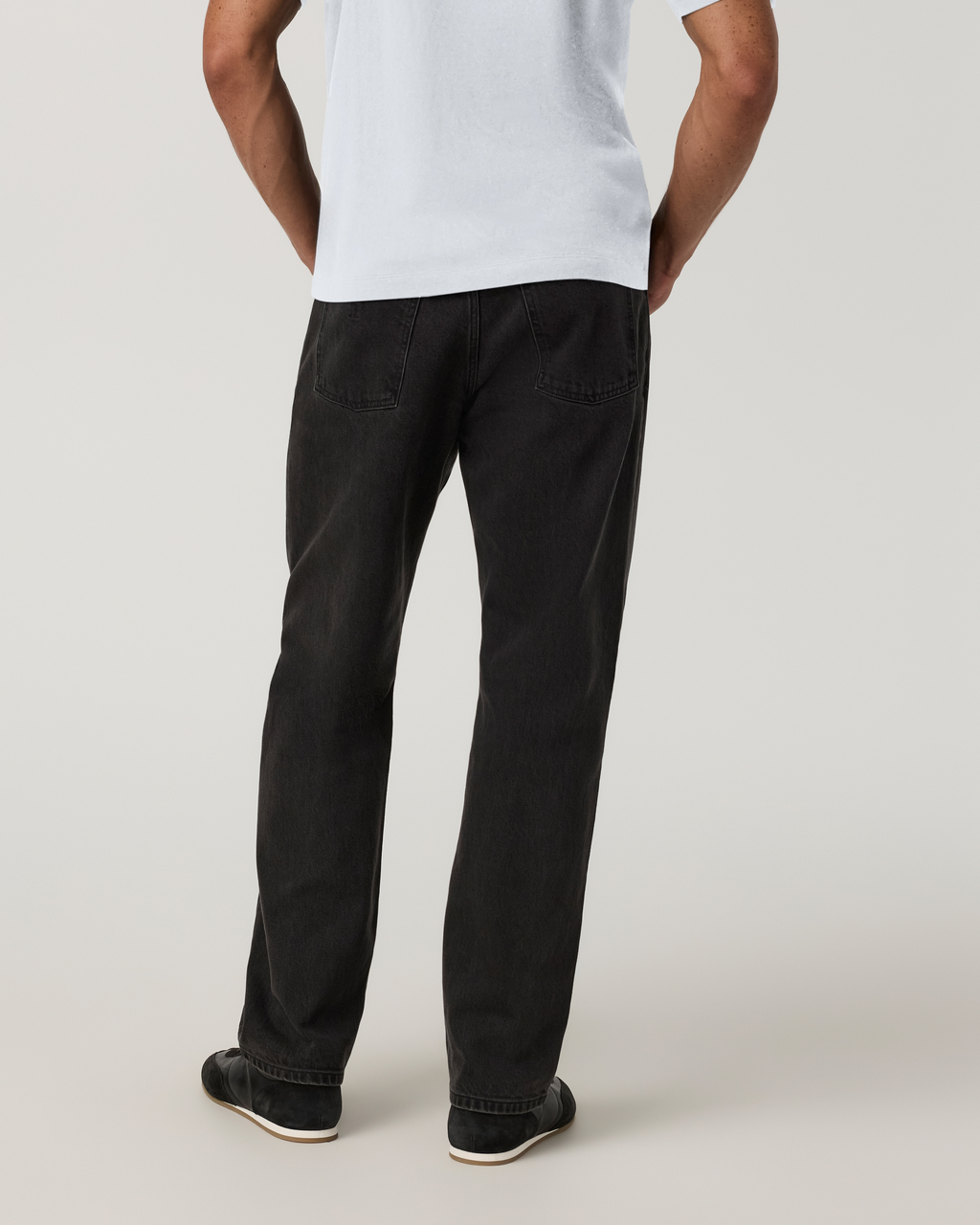 Vuori Vintage Jean Relaxed Fit 32 | Black Wash Denim
