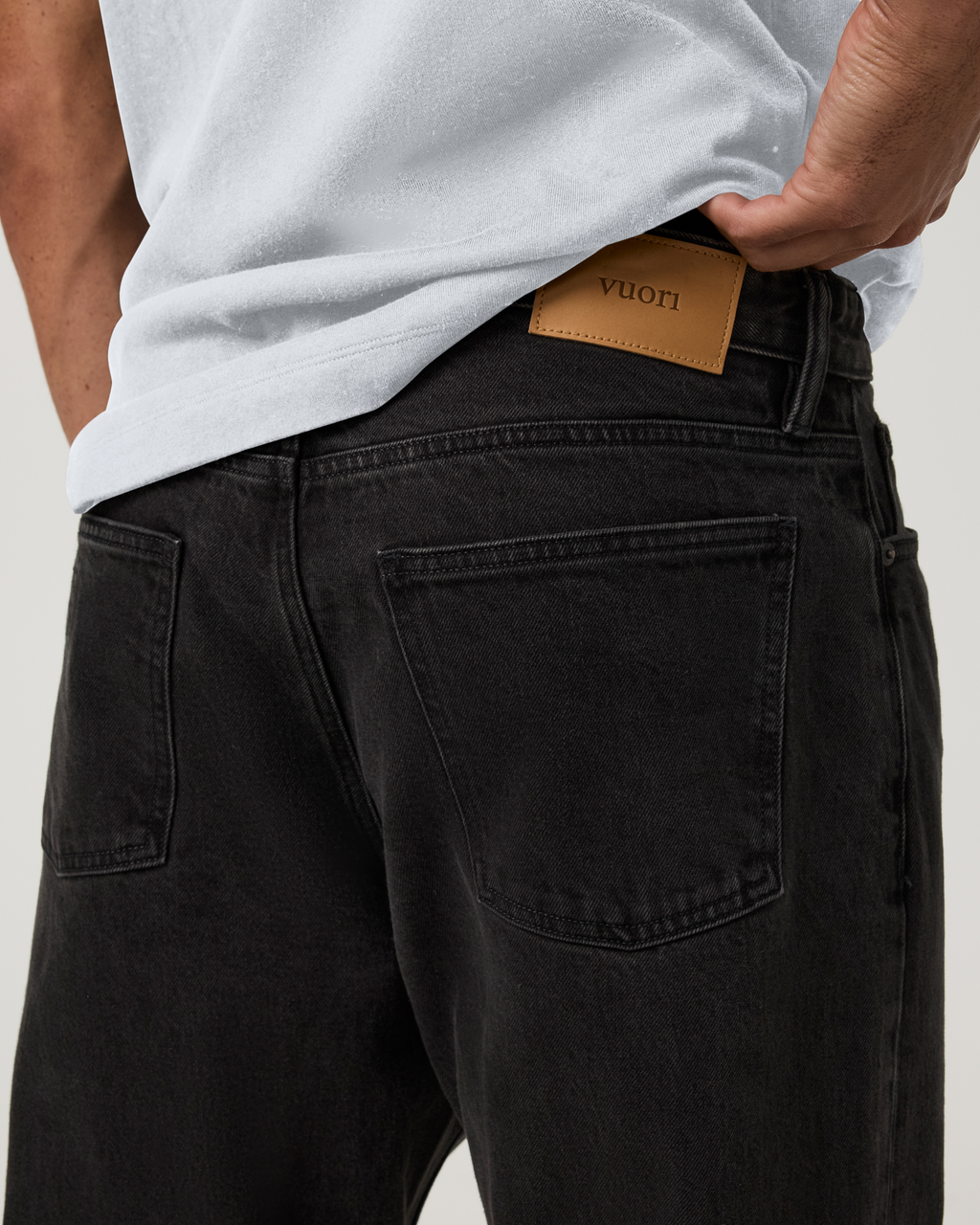 Vuori Vintage Jean Relaxed Fit 32 | Black Wash Denim
