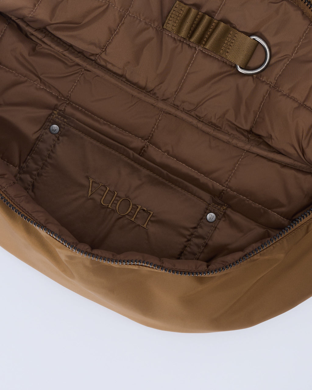 Vuori Arden Crescent Sling | Bourbon