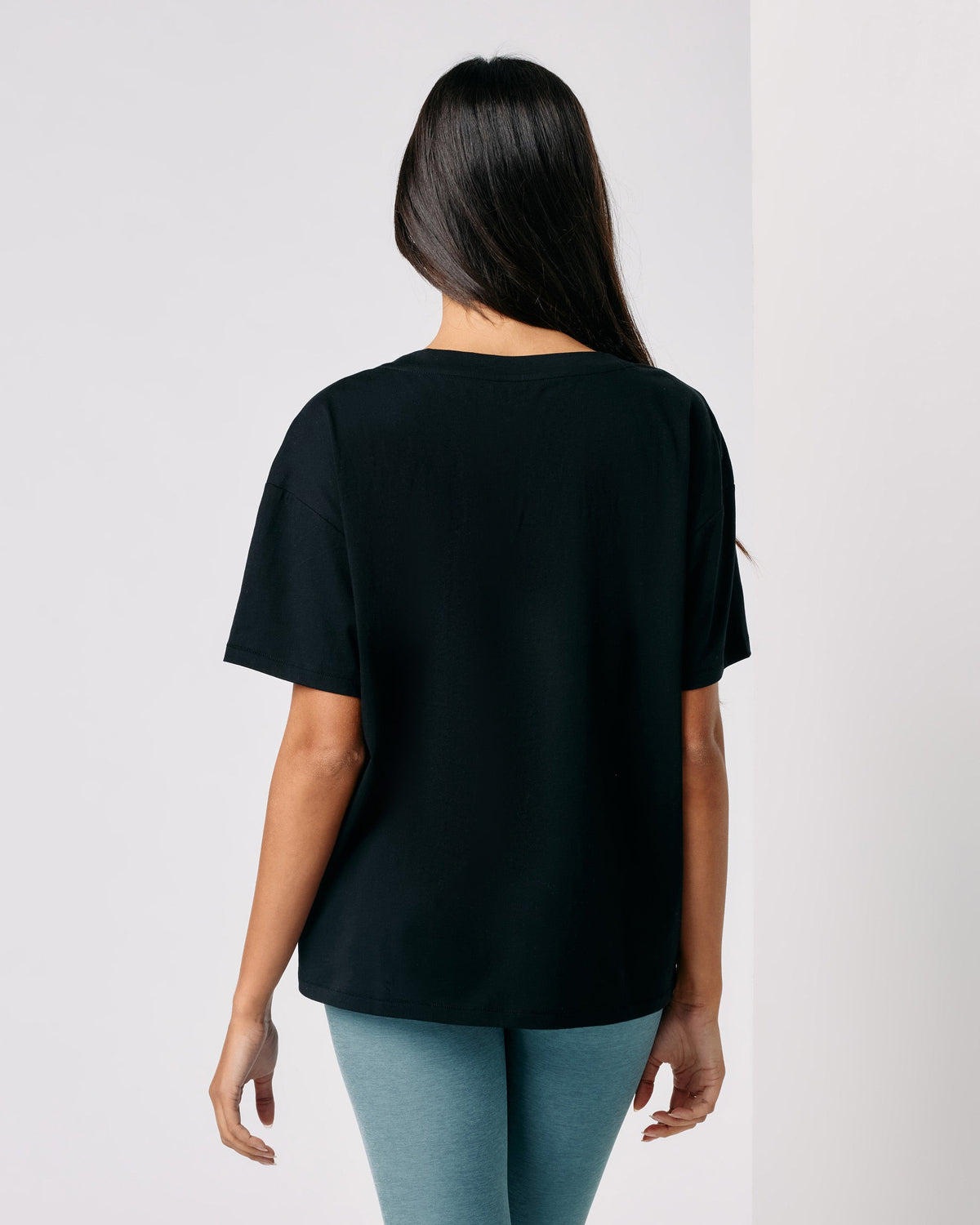 Sutton V-Neck | Black