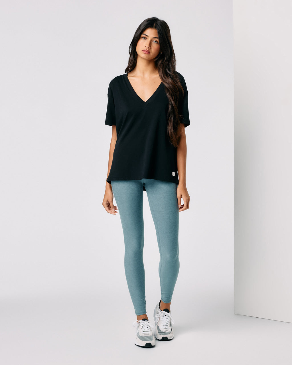 Sutton V-Neck | Black