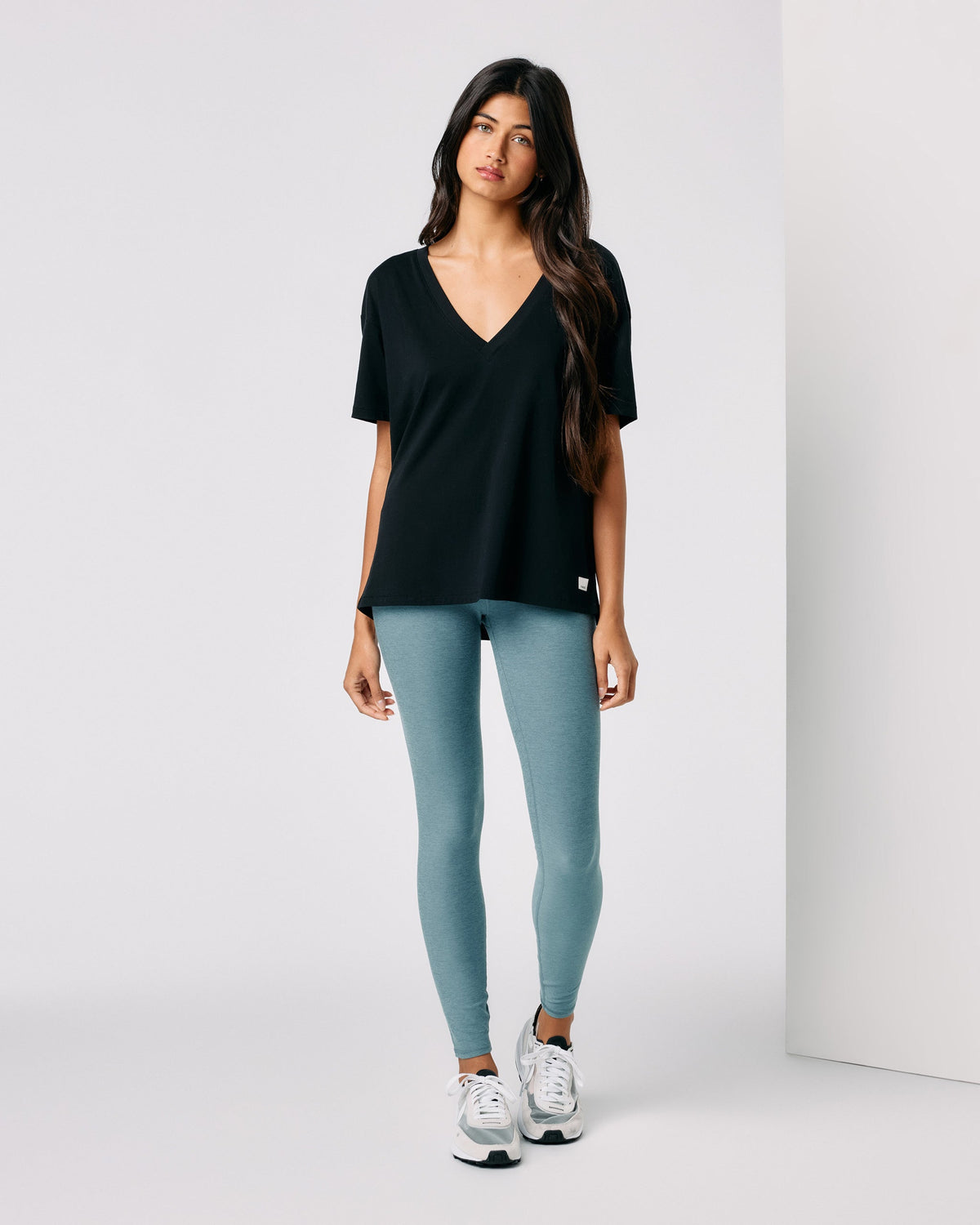 Sutton V-Neck | Black