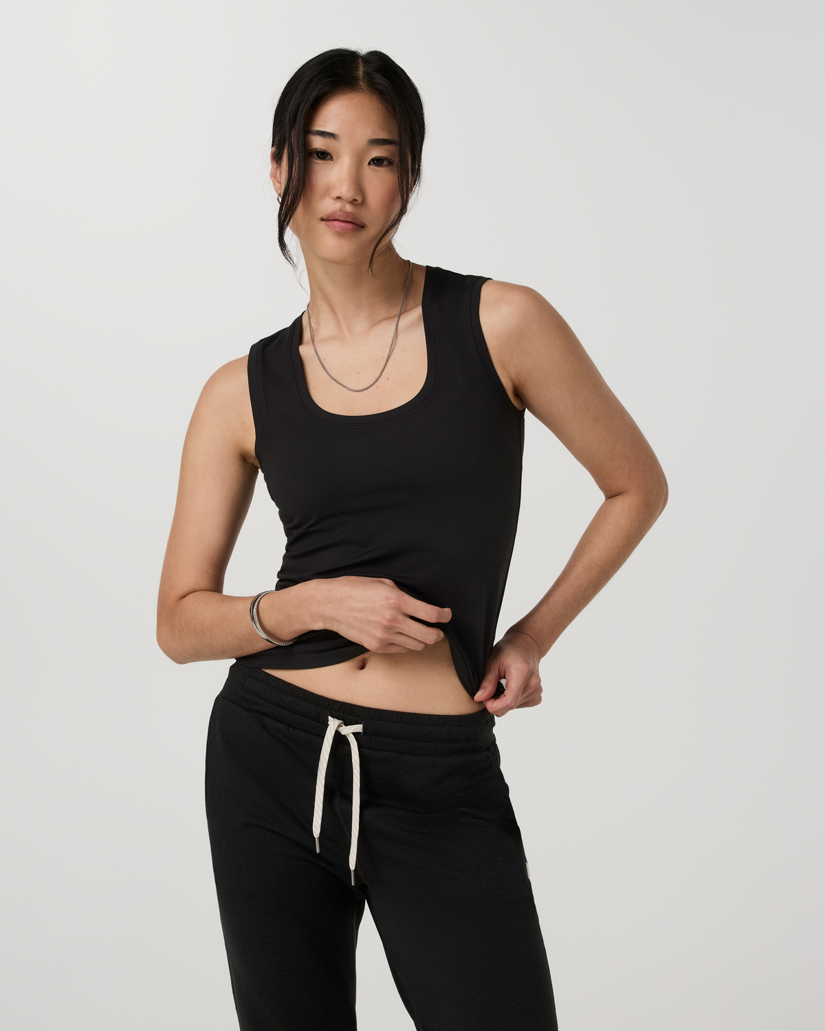 Halo Essential Scoop Tank Long | Solid Black