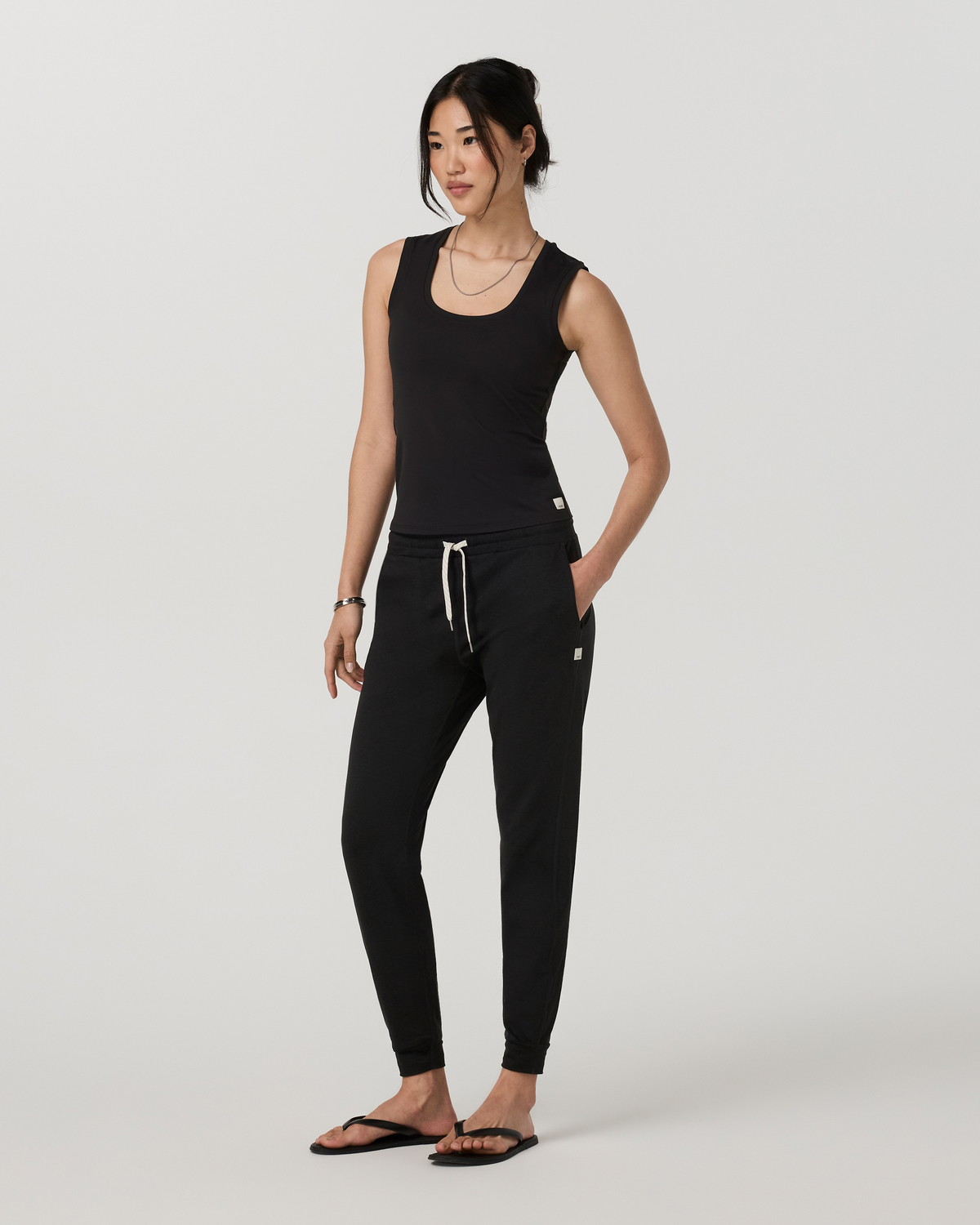 Halo Essential Scoop Tank Long | Solid Black