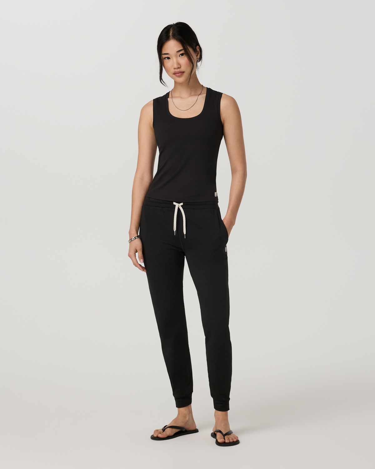 Halo Essential Scoop Tank Long | Solid Black