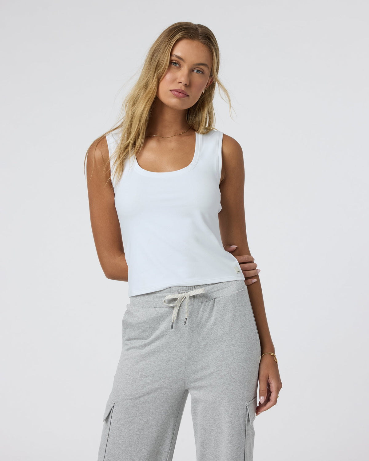 Halo Essential Scoop Tank | White