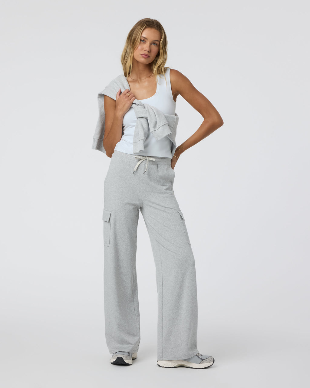 Halo Essential Scoop Tank | White