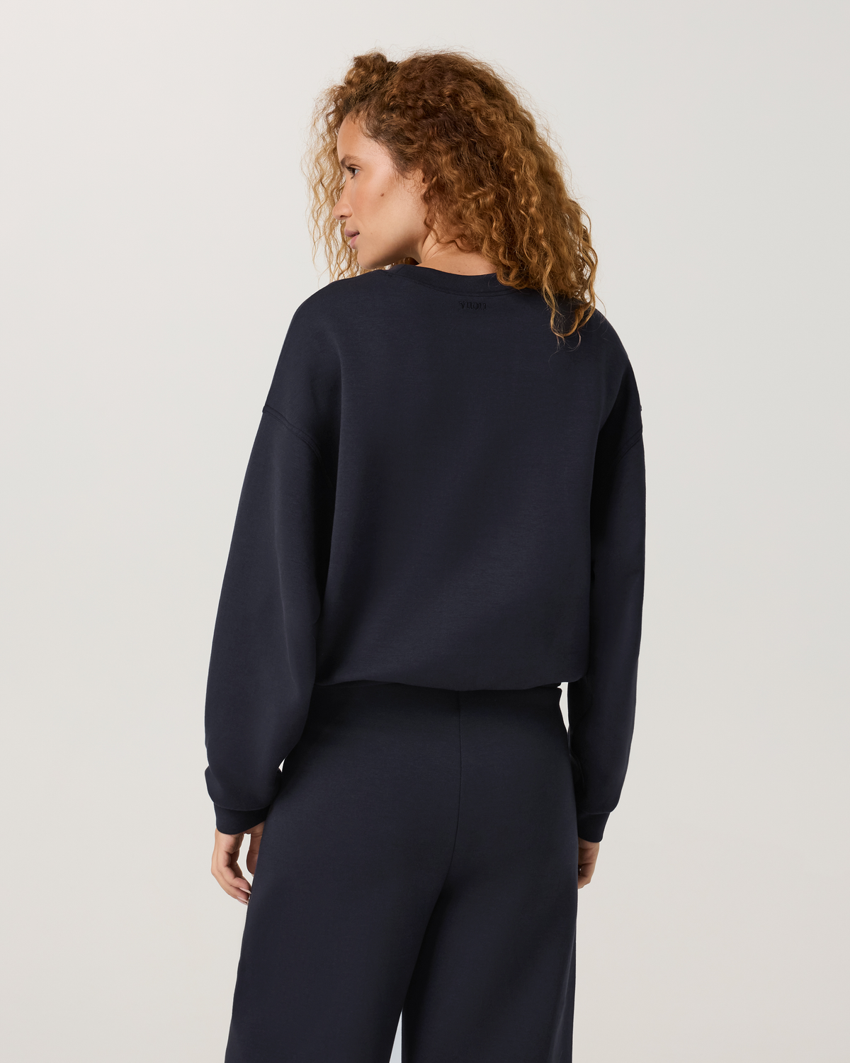 Womens Vuori Galaxy Crew | Black