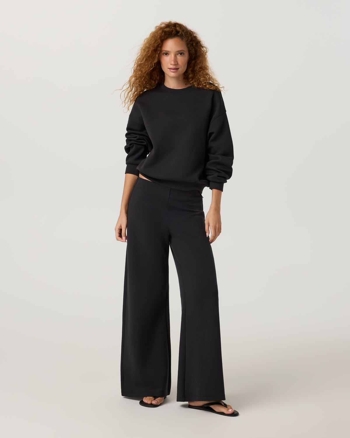 Womens Vuori Galaxy Crew | Black