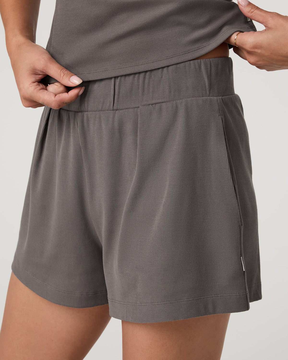 Pose Short | Chia