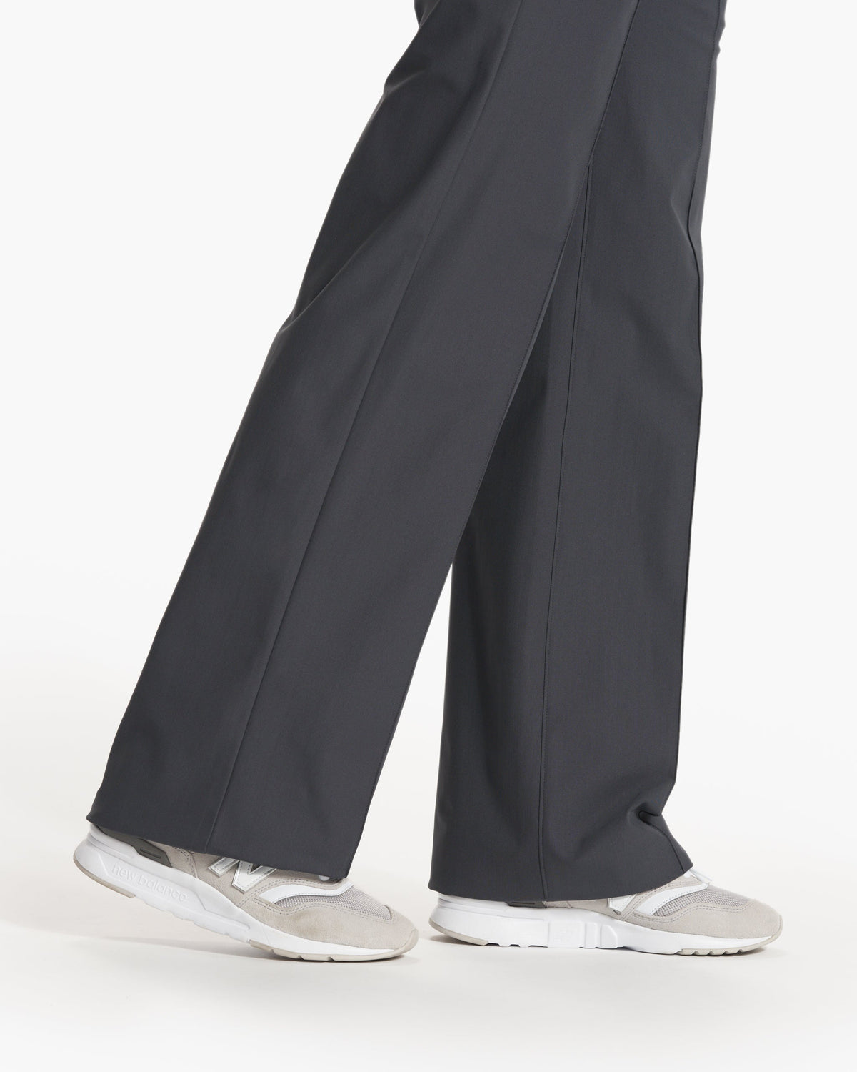 Womens Vuori Meta™ Wideleg Pant | Charcoal