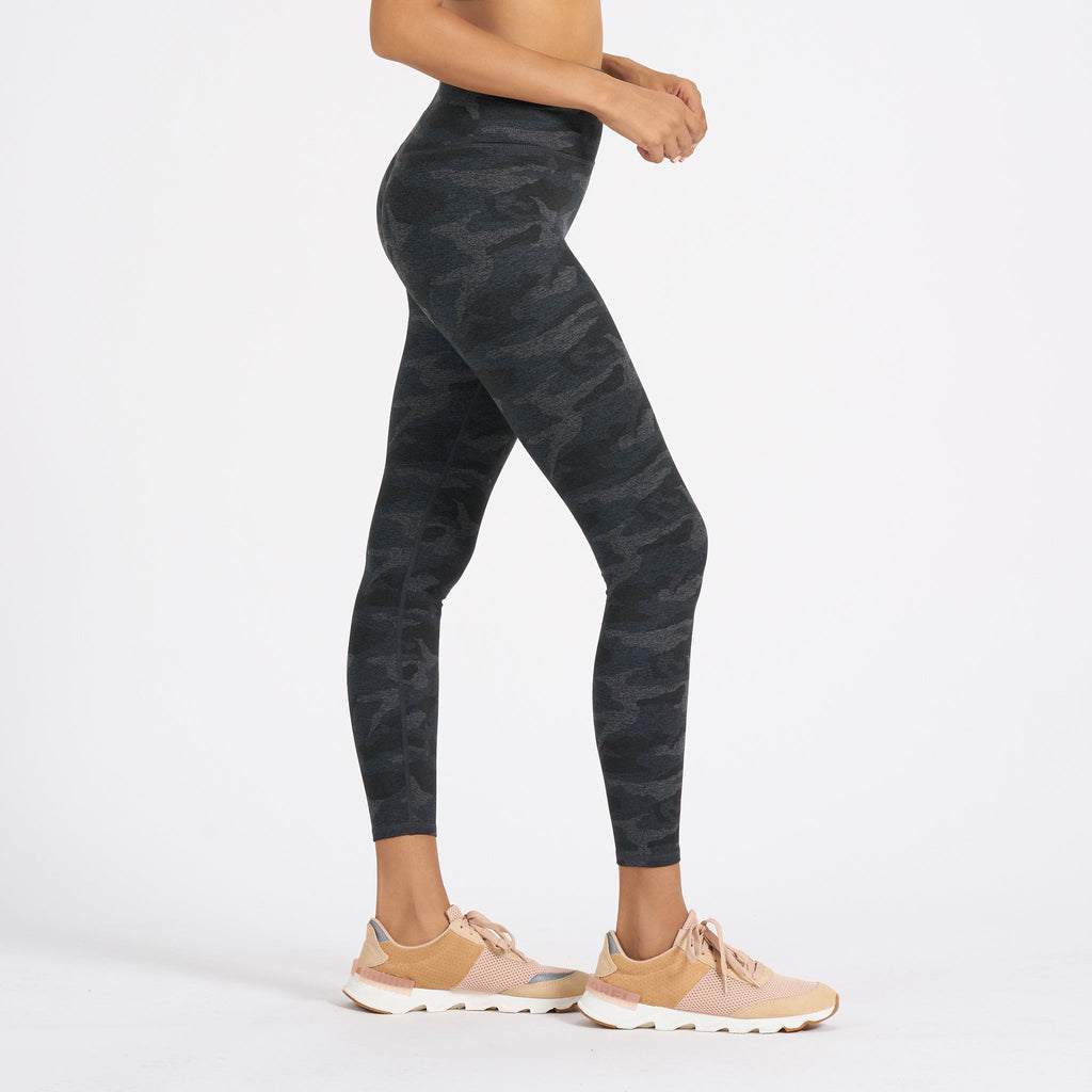 Clean Elevation Legging | Black Camo V1