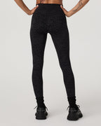 Vuori AllTheForm™ Legging | Black Blurred Torrent