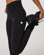 Vuori AllTheForm™ Legging | Black Blurred Torrent