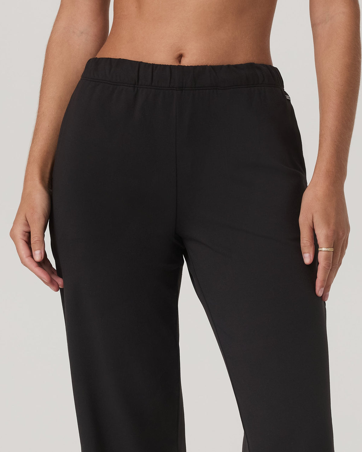 Halo Modern Straight Leg Pant-Short | Solid Black