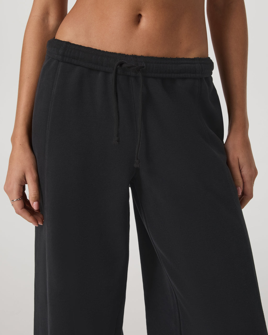 Sedona Barrel Crop Sweatpant | Black