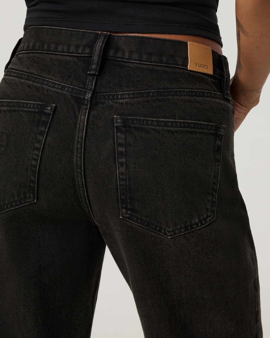 Womens Vuori Vintage Straight Leg Jean 30 | Black Wash Denim