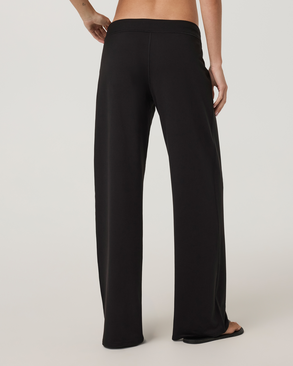 Halo Low Rise Straight Leg Pant - Short | Solid Black
