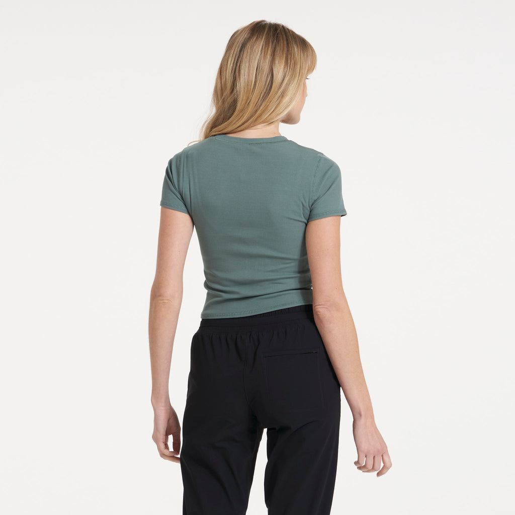 Pose Fitted Tee | Kelp